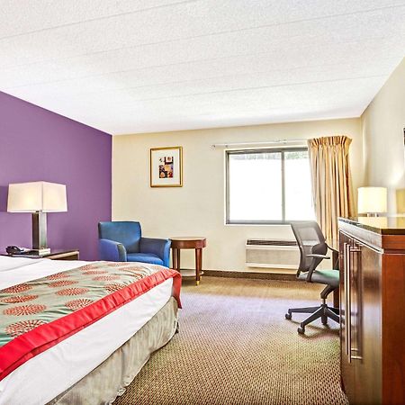 Ramada By Wyndham Rockaway Hotel Buitenkant foto