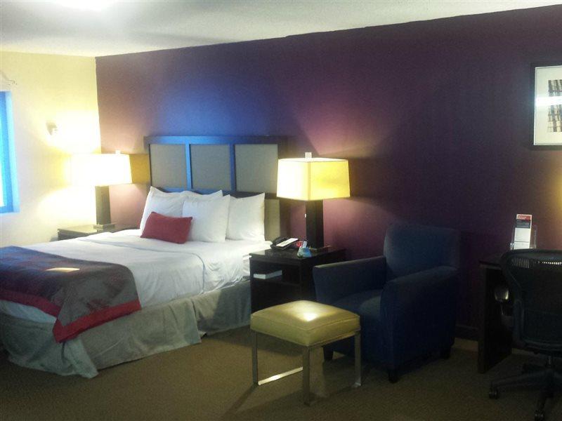 Ramada By Wyndham Rockaway Hotel Buitenkant foto
