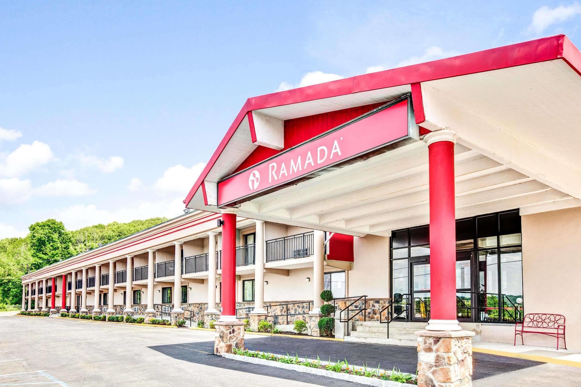 Ramada By Wyndham Rockaway Hotel Buitenkant foto