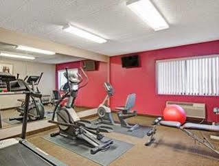 Ramada By Wyndham Rockaway Hotel Buitenkant foto